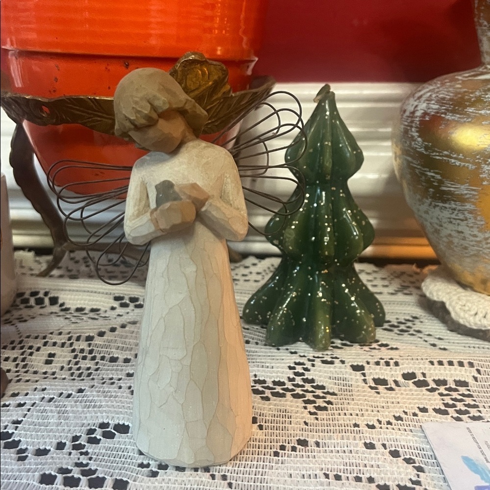 Willow Tree "Angel of Healing" Angel Holding Bird Demdaco Susan Lordi 1999